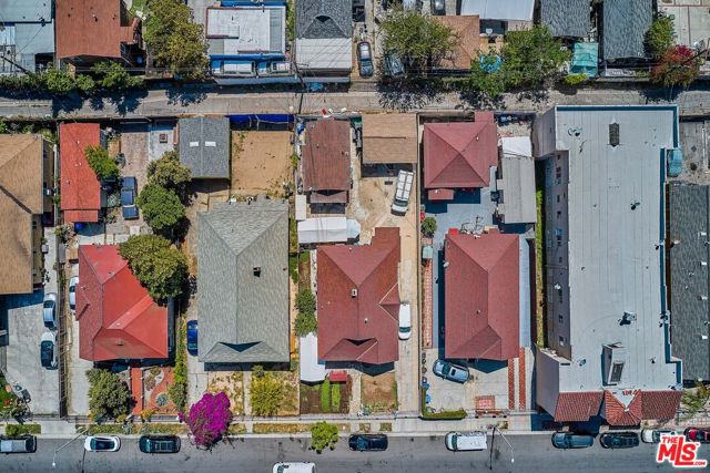 956 E 24th Street, Los Angeles CA: https://media.crmls.org/mediaz/77632d95-9619-44ce-aa98-541915f760ba.jpg