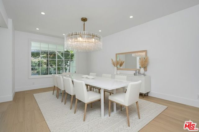 2205 Canyonback Road, Los Angeles CA: https://media.crmls.org/mediaz/776373f8-283b-4b22-9923-f666d234fe98.jpg