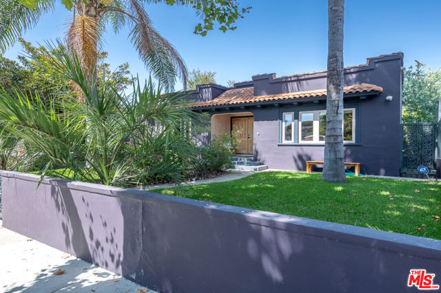 1207 Poinsettia Drive, West Hollywood CA: https://media.crmls.org/mediaz/7764633d-ac3b-4c26-a265-892d56c33b83.jpg