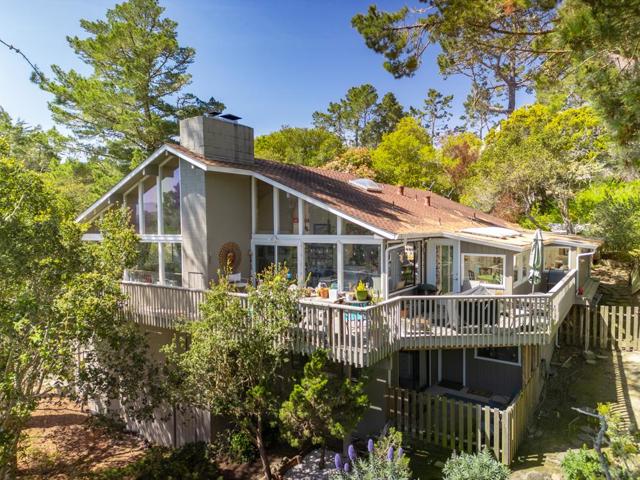 6 Stratford Place, Monterey CA: https://media.crmls.org/mediaz/77652800-bb75-4eb1-bc55-c26a3bb837f9.jpg