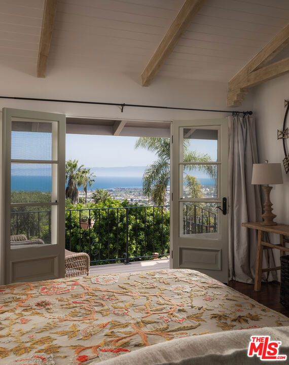 15 Loma Media Road, Santa Barbara CA: https://media.crmls.org/mediaz/77654bf1-63b3-42f9-b2f8-2386387dc777.jpg