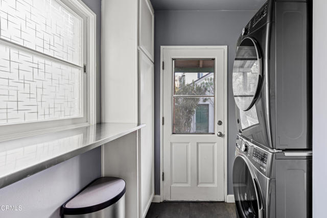 917 W W Victoria Street, Santa Barbara CA: https://media.crmls.org/mediaz/7765af81-3b0f-4278-a2b6-4d6eb18d3ba1.jpg