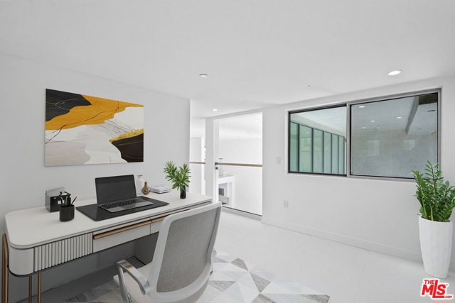 621 N Kings Road, West Hollywood CA: https://media.crmls.org/mediaz/77669293-02e0-4676-91a6-8d7955343a08.jpg