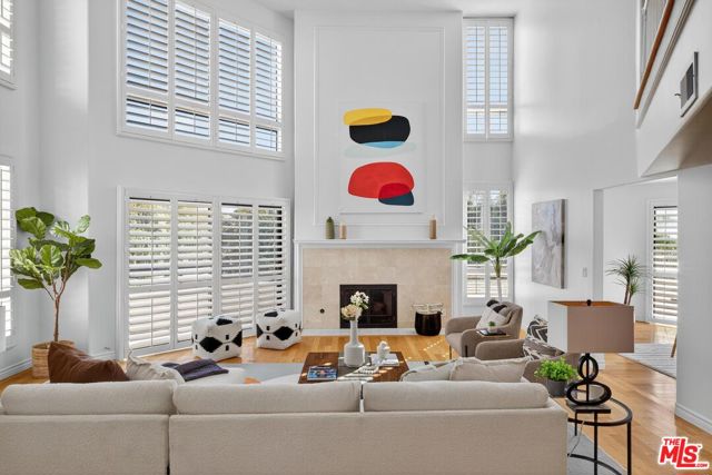 10307 Missouri Avenue, Los Angeles CA: https://media.crmls.org/mediaz/7766a01e-a2bc-405f-b6ff-bd5ac3d8f46e.jpg