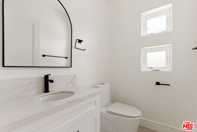 2700 Fletcher Drive, Los Angeles CA: https://media.crmls.org/mediaz/77671e19-a920-40a0-8951-43effae0b0ea.jpg
