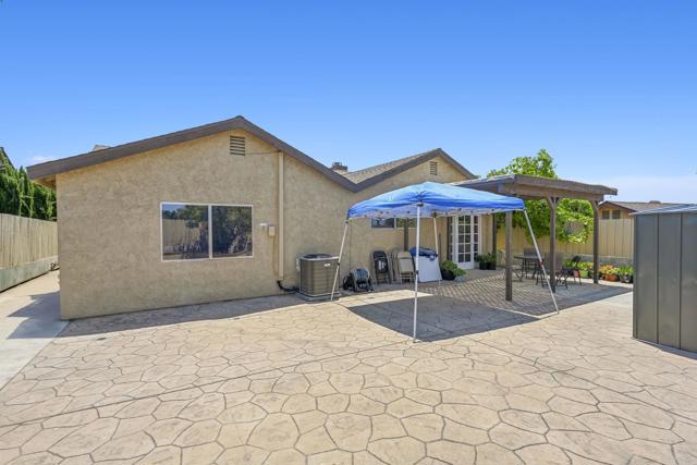 Detail Gallery Image 11 of 74 For 5979 Harps Ct, San Diego,  CA 92114 - – Beds | – Baths