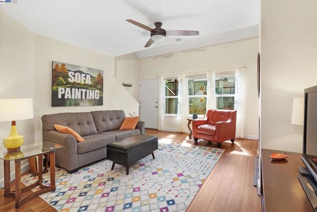627 Military E St, Benicia CA: https://media.crmls.org/mediaz/77683b16-7082-4632-8d01-10a16278db80.jpg