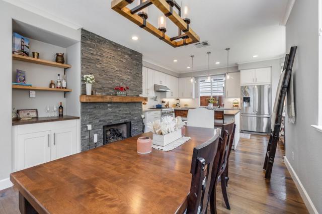 410 Krystallos Lane, Redwood City CA: https://media.crmls.org/mediaz/776998e3-1142-4048-8f6c-5e9b4006f19a.jpg
