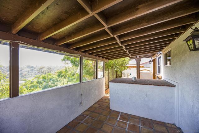 2541 Haller St, San Diego CA: https://media.crmls.org/mediaz/77699e05-3d0b-400d-9c6c-62bdd6ab6786.jpg