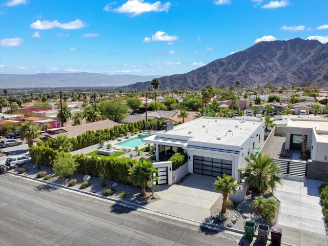 54050 Avenida Obregon, La Quinta CA: https://media.crmls.org/mediaz/776ae4e0-58b4-4dbd-b319-8e932b8d94c9.jpg