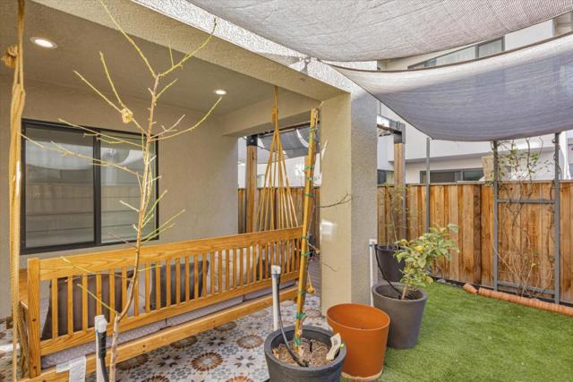 5636 Fallbrook Court, Dublin CA: https://media.crmls.org/mediaz/776b1bf4-448f-49e1-9841-7502f670171c.jpg