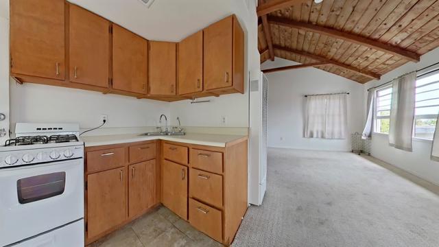 2862 Highland Drive, Carlsbad CA: https://media.crmls.org/mediaz/776b93e6-0dd0-4ab4-a8f0-dc4e260099d7.jpg