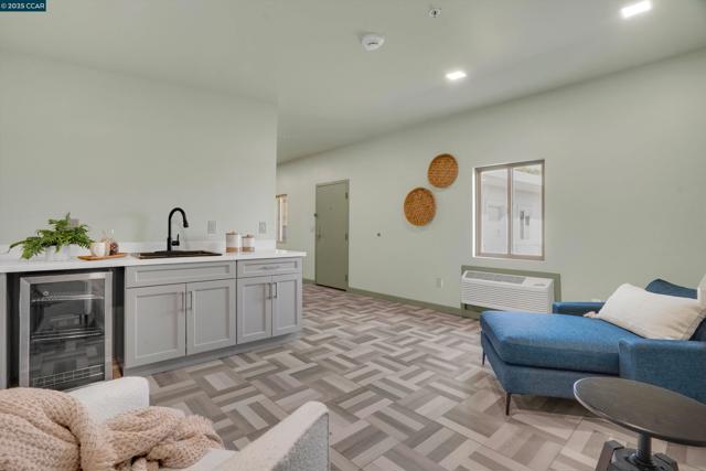 640 State Highway 12, Rio Vista CA: https://media.crmls.org/mediaz/776bd7a8-e25a-4764-985d-9b955d59819e.jpg