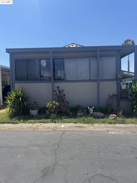 343 Alcott Ct, Bethel Island CA: https://media.crmls.org/mediaz/776bdd00-b7ad-44b5-9616-a72a5a599216.jpg