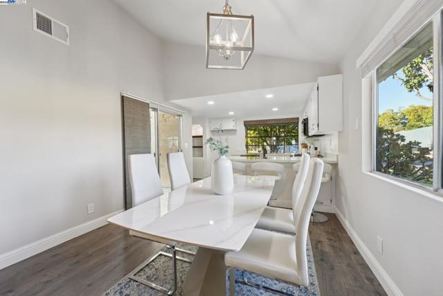33177 Quail Drive, Union City CA: https://media.crmls.org/mediaz/776c3be3-4509-4839-b79e-1ea8cdea70c4.jpg