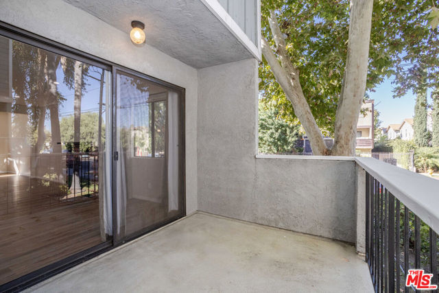 9140 Burnet Avenue, North Hills CA: https://media.crmls.org/mediaz/776c67fa-1e9e-4c7a-bebc-c0f31c523c52.jpg