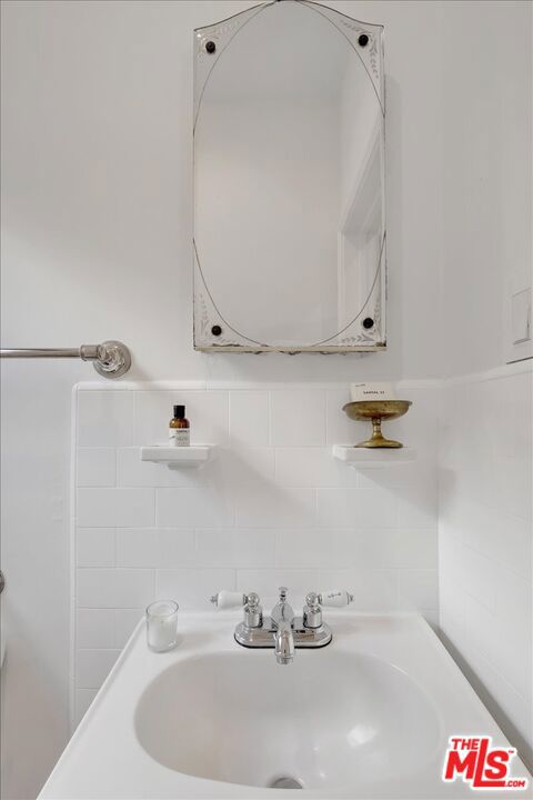 156 North Swall Drive photo 11