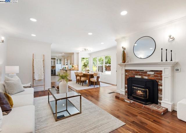 59 Arenas Ct, San Ramon CA: https://media.crmls.org/mediaz/776cfc1f-8fce-4f72-ad03-00ff23fc054d.jpg