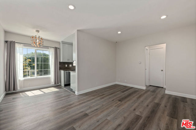 1330 S Barrington Avenue, Los Angeles CA: https://media.crmls.org/mediaz/776d2d37-530c-4cf3-868a-c250921d86b8.jpg