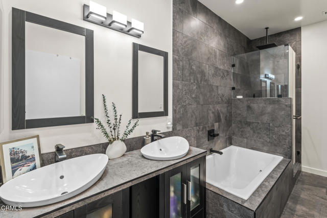 1818 New York Drive, Altadena CA: https://media.crmls.org/mediaz/776d2ed8-8499-46b5-8ad4-dc4e64cc3a97.jpg