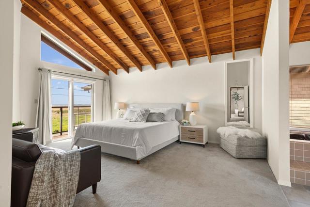 861 Railroad Avenue, Half Moon Bay CA: https://media.crmls.org/mediaz/776dd75c-2653-4deb-a8e3-c274f174c872.jpg