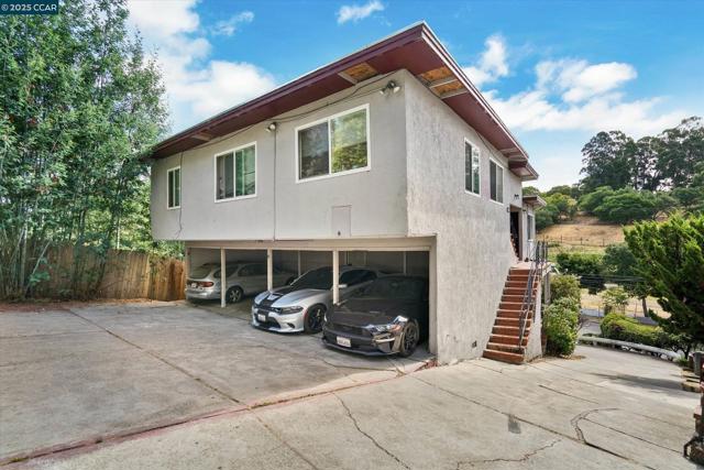 5235 Macarthur Blvd, Oakland CA: https://media.crmls.org/mediaz/776dfaff-5367-4533-a36d-0008eefb91b6.jpg