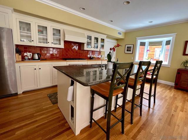 548 Tarento Dr, San Diego CA: https://media.crmls.org/mediaz/776dfe17-08c0-4840-ab0c-9143b15c20e9.jpg