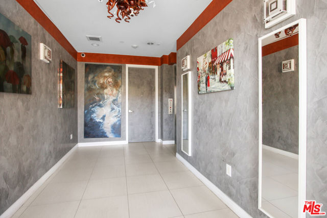 819 HOLT Avenue, Los Angeles CA: https://media.crmls.org/mediaz/776e18c9-ee46-4545-9f9a-b244242c41f0.jpg