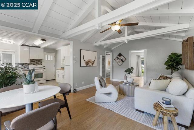 200 El Dorado Ave, Danville CA: https://media.crmls.org/mediaz/776ecfd6-9e08-4101-839e-501a1671a0e0.jpg