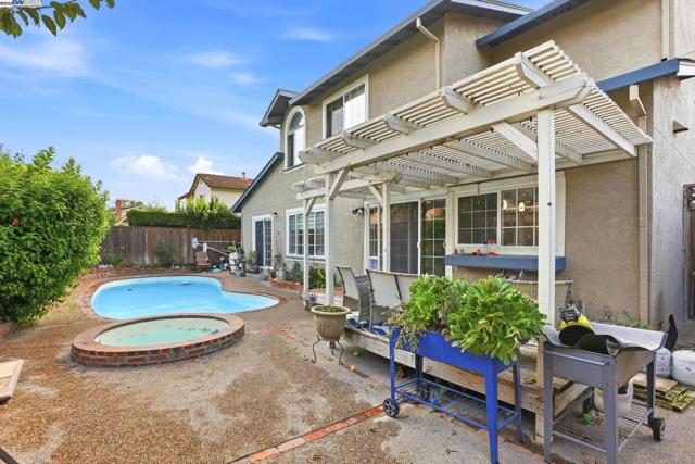 2891 Calle Reynoso, Pleasanton CA: https://media.crmls.org/mediaz/776f2a16-7e64-4e6b-8292-b5d55d631e4a.jpg