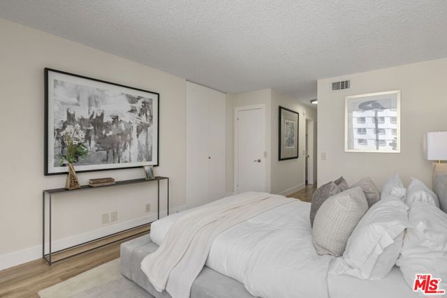 10751 Wilshire Boulevard, Los Angeles CA: https://media.crmls.org/mediaz/776f6dfb-978e-4a67-8579-89399f0360f7.jpg