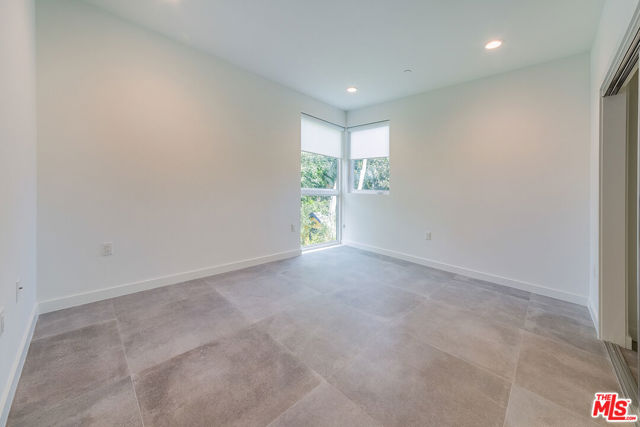 214 S Westmoreland Avenue, Los Angeles CA: https://media.crmls.org/mediaz/77700674-15e0-4b70-907a-6a30328007bc.jpg