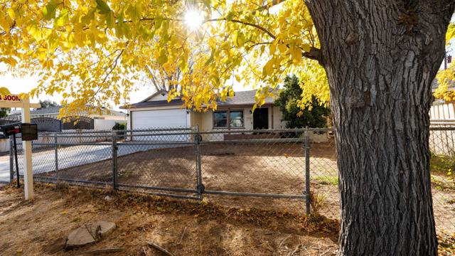 Detail Gallery Image 3 of 15 For 220 E Avenue P2, Palmdale,  CA 93350 - 2 Beds | 2 Baths