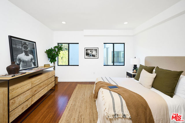 746 Brooks Avenue, Venice CA: https://media.crmls.org/mediaz/7770b85f-6b14-4829-999b-2fba9ad2e982.jpg