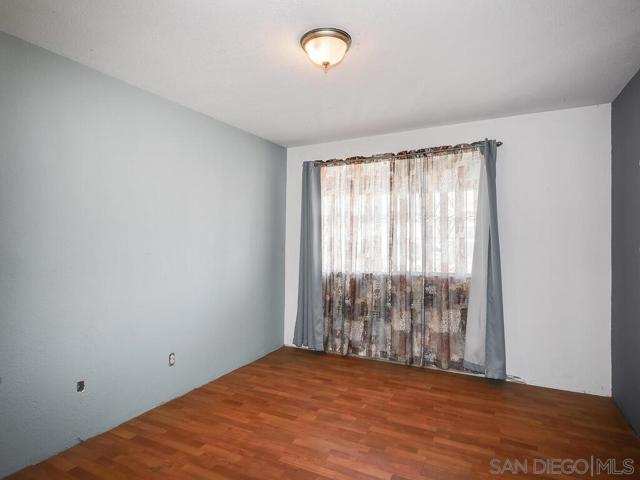 1212 Fifth Ave, Chula Vista CA: https://media.crmls.org/mediaz/7770b9e9-bbc1-480c-94b8-b321f41b746e.jpg