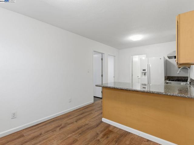 261 S 13th St, Richmond CA: https://media.crmls.org/mediaz/7770d7e4-c205-4ae9-8f49-44a5fc582313.jpg