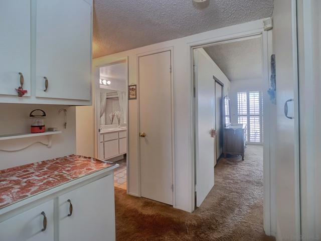 2552 Wind River Rd, El Cajon CA: https://media.crmls.org/mediaz/77714a03-9bc7-4b6e-a24b-3c9645561db3.jpg
