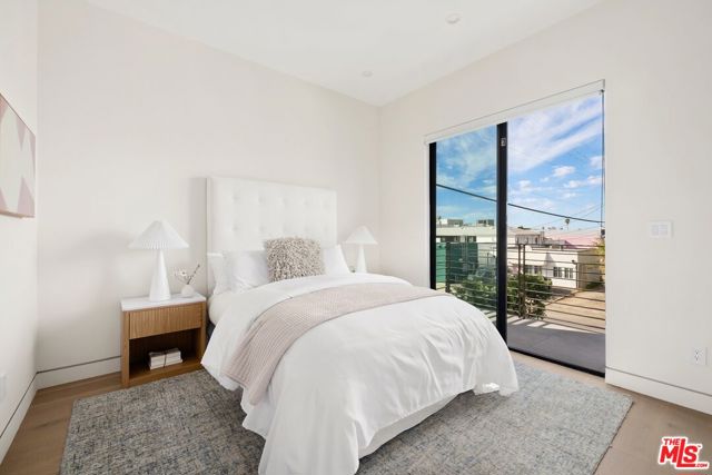 714 N La Jolla Avenue, Los Angeles CA: https://media.crmls.org/mediaz/7771d76d-d2f1-4269-a199-64b5aef8a88a.jpg