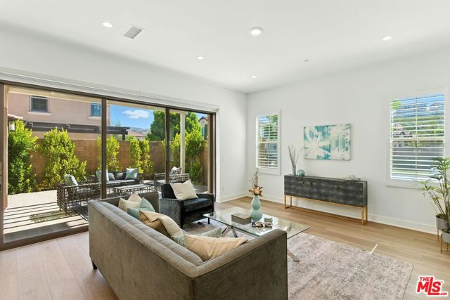 182 Plum Lily, Irvine CA: https://media.crmls.org/mediaz/777237ad-7a53-494b-9775-9a3475543dd6.jpg