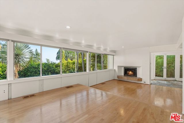 1237 Hilldale Avenue, West Hollywood CA: https://media.crmls.org/mediaz/77732fea-0fdd-4c49-81b0-ba2e1073eb3e.jpg