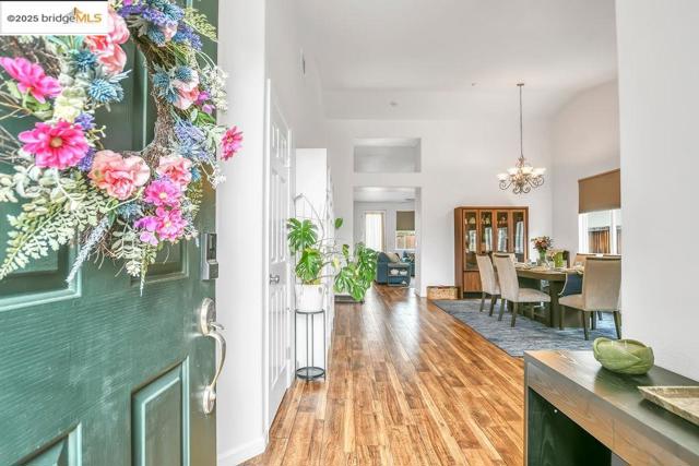 562 Douglas Drive, Brentwood CA: https://media.crmls.org/mediaz/77737f03-6c39-4567-9387-599ba1f8e2d2.jpg