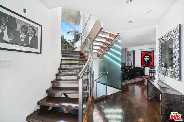 1742 Viewmont Drive, Los Angeles CA: https://media.crmls.org/mediaz/777418b9-1243-4043-8af5-ce835f64ade3.jpg