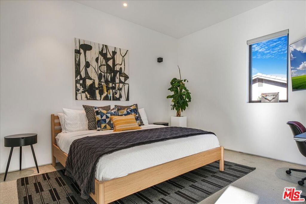 MLS #25516781 img 28