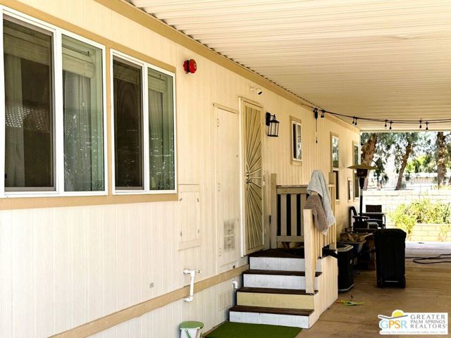 17640 Corkill Road, Desert Hot Springs CA: https://media.crmls.org/mediaz/77755f78-50c1-4539-a870-1745385abdd8.jpg