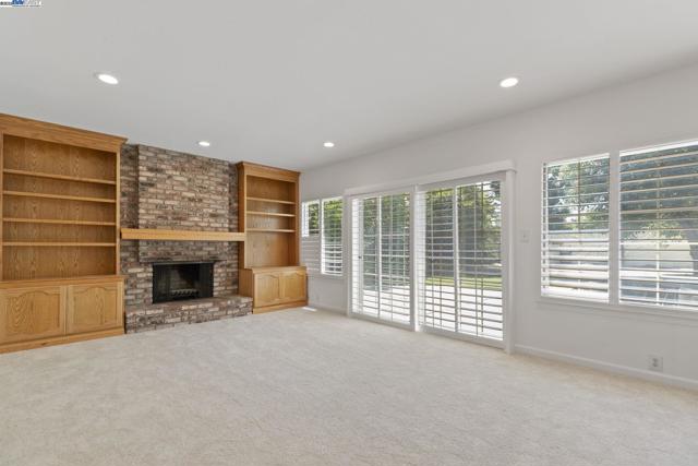 1927 Foxswallow Cir, Pleasanton CA: https://media.crmls.org/mediaz/7775ff71-697a-4dfa-bb00-4fbc65b883ca.jpg