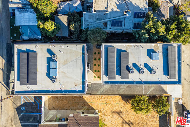 5709 Auckland Avenue, North Hollywood CA: https://media.crmls.org/mediaz/77768d59-2228-474b-9680-0012124879b7.jpg