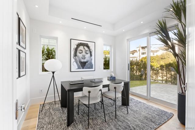 7216 FAY AVE, La Jolla CA: https://media.crmls.org/mediaz/7777d7b3-673b-4c14-a0fe-5638629cfd3a.jpg