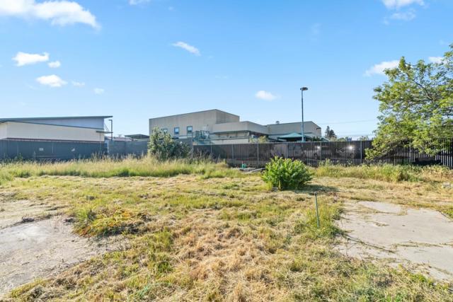 719 Darwin Street, Santa Cruz CA: https://media.crmls.org/mediaz/77784100-4613-4803-8952-fc3a9c60b554.jpg