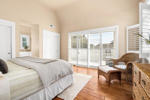 360 5th Avenue, Santa Cruz CA: https://media.crmls.org/mediaz/777b7696-0c01-4371-920b-fdaaaf2de549.jpg