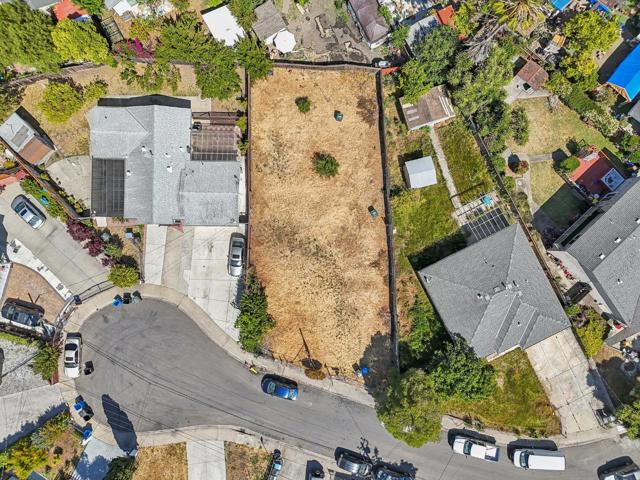 108 Lotus Way, East Palo Alto CA: https://media.crmls.org/mediaz/777b9d15-5c28-491c-831c-c6d259674bb6.jpg
